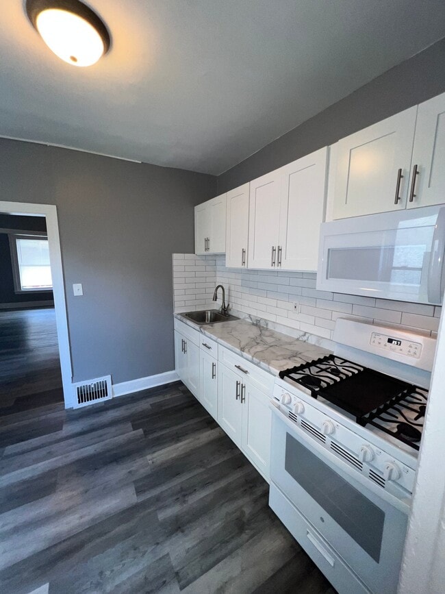 Photo - 5341 Delancey St