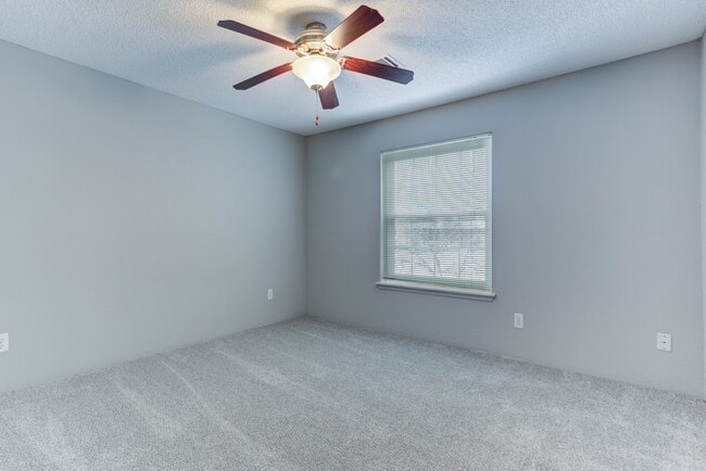 The Lakes of Schaumburg Apartment Homes