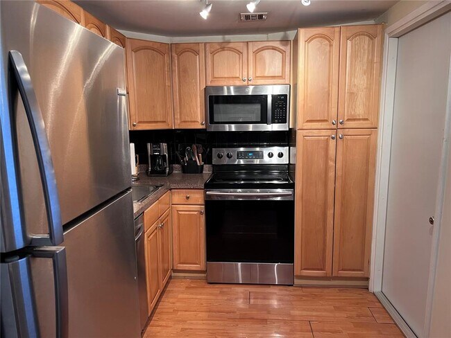 Photo - 3150 N Palm Aire Dr Unit 909