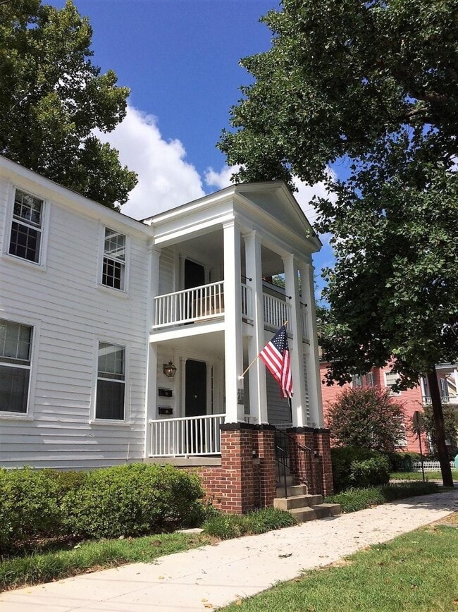 Building Photo - 350 Telfair St Unit C