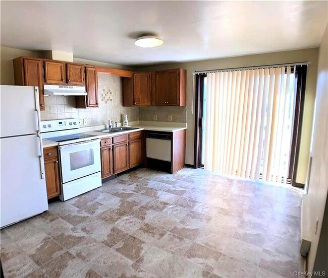 Photo - 69 Old Unionville Rd Unidad 4