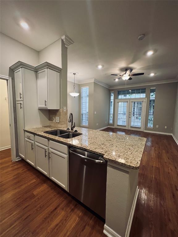 Building Photo - 5353 Memorial Dr Unit 1004 Rental