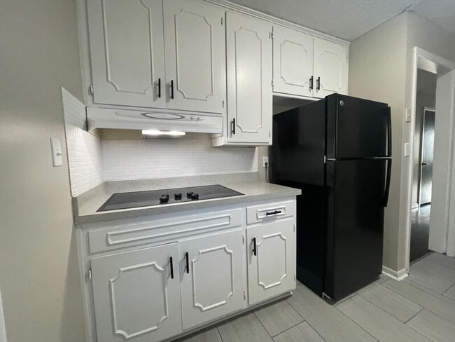 Photo - 7318 Newton Dr