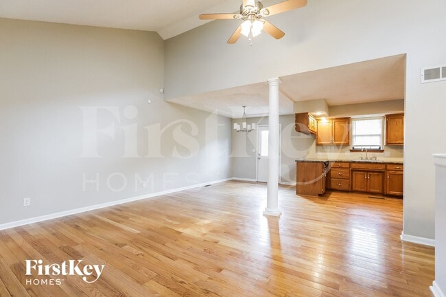 Photo - 704 Autumn Dr