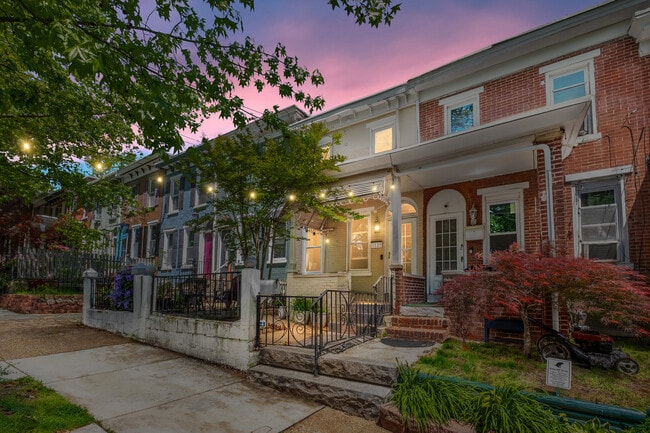Photo - 1123 W 7th St