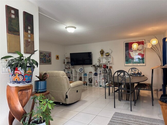 Photo - 629 North Dr Unidad 629