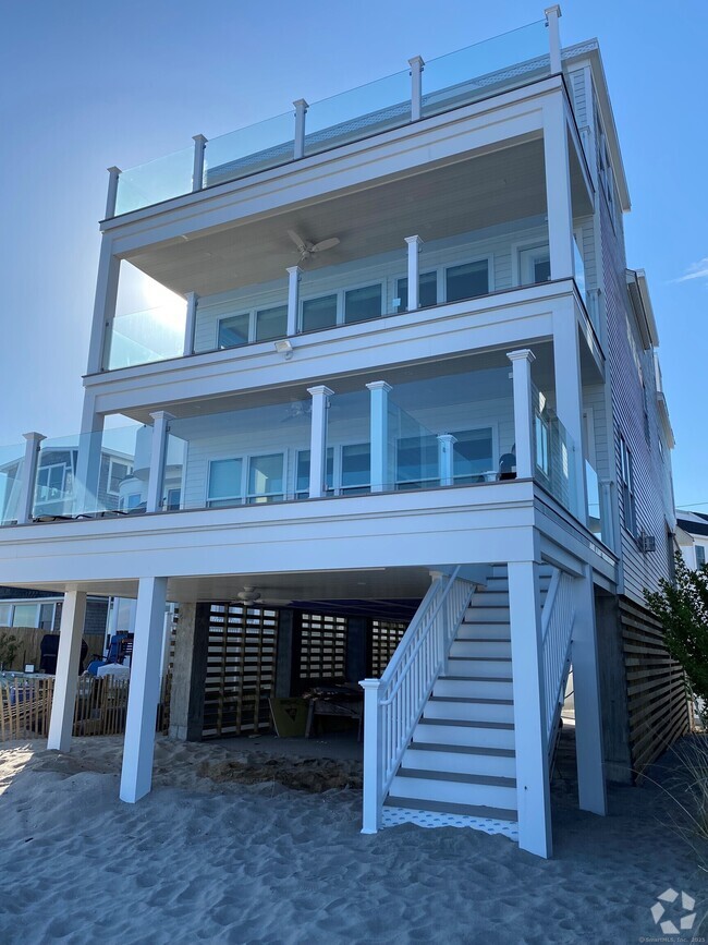 Building Photo - 1019 Fairfield Beach Rd Rental