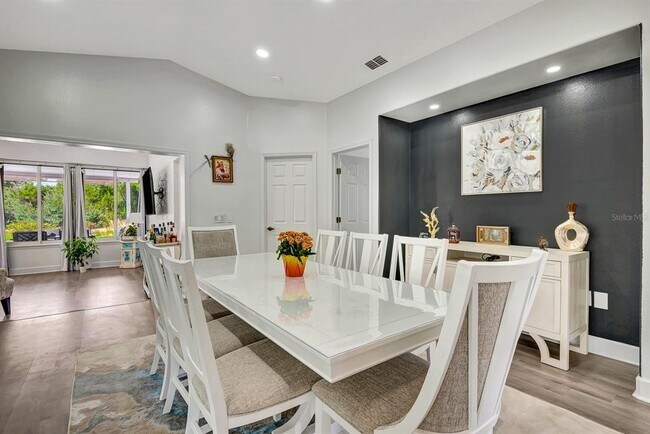 Photo - 5304 72nd St E