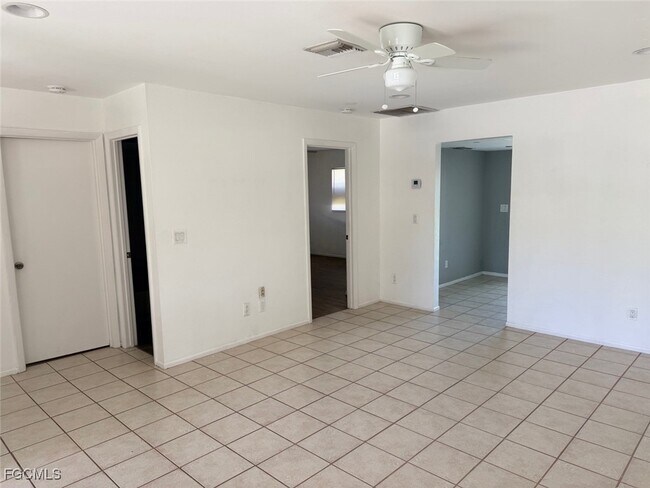 Photo - 721 Gilbert Ave S