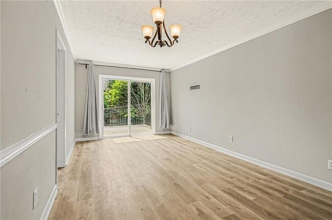 Photo - 2805 Northeast Expy