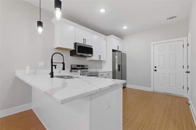 Photo - 1015 Lyndon Ave