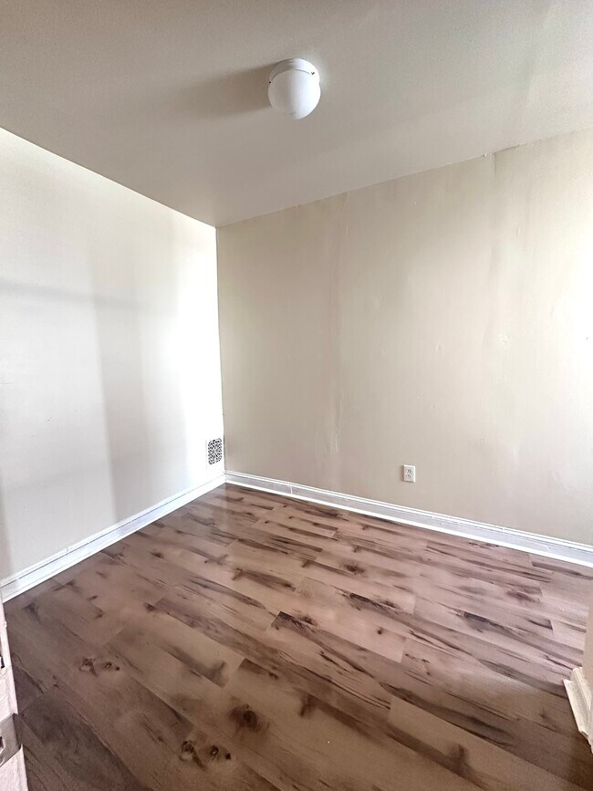 Photo - 1922 S Bonsall St