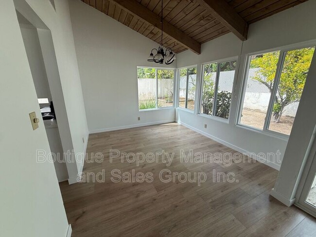 Photo - 24625 Overlake