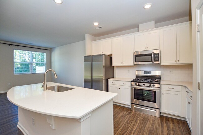 Photo - Easy Tega Cay Living in a Thoughtfully Updated Townhome