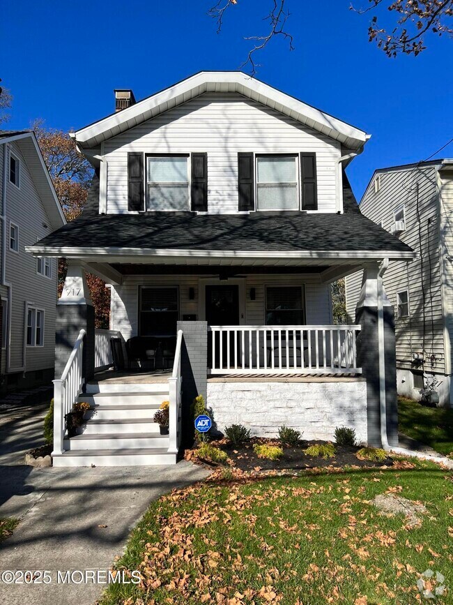 Building Photo - 917 4th Ave Rental