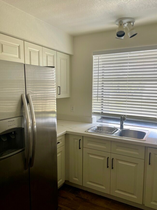 Photo - 3309 N 70th St