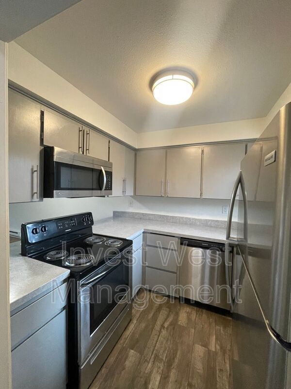 Photo - 1960-1933 33rd Ave