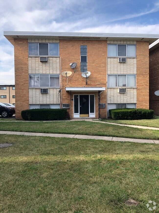 Building Photo - 9608 N Greenwood Ave Unit Garden West Rental