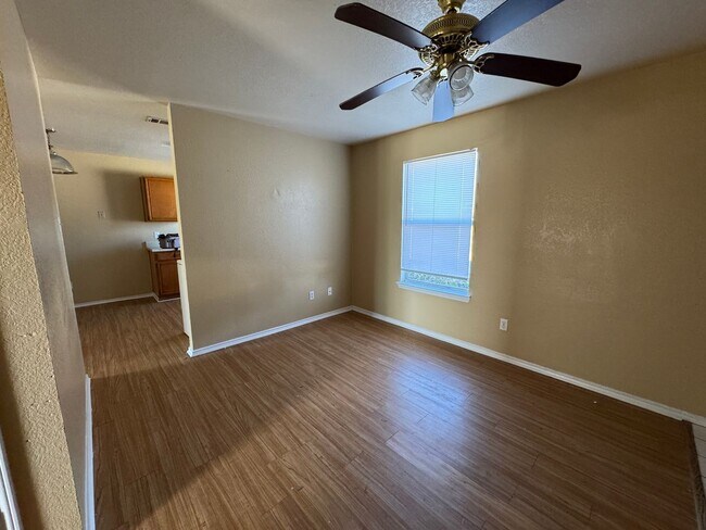 Photo - 1709 Cedarhill Dr Unit B