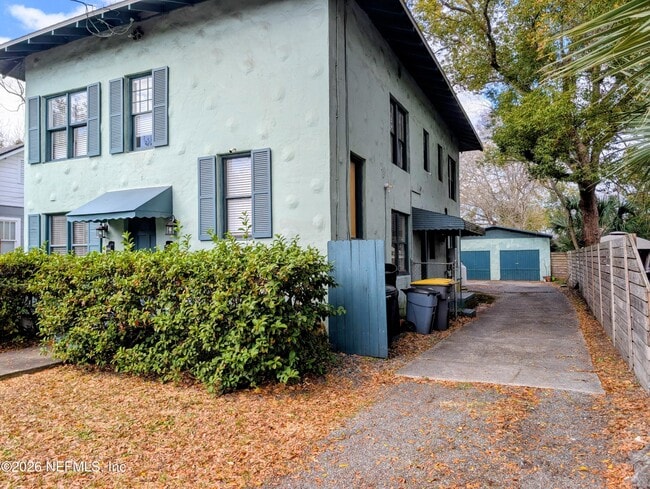 Photo - 2701 Myra St