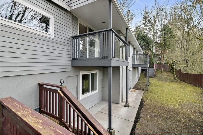 Photo - 2BR/2BA Downstairs Duplex with Parking and W/D