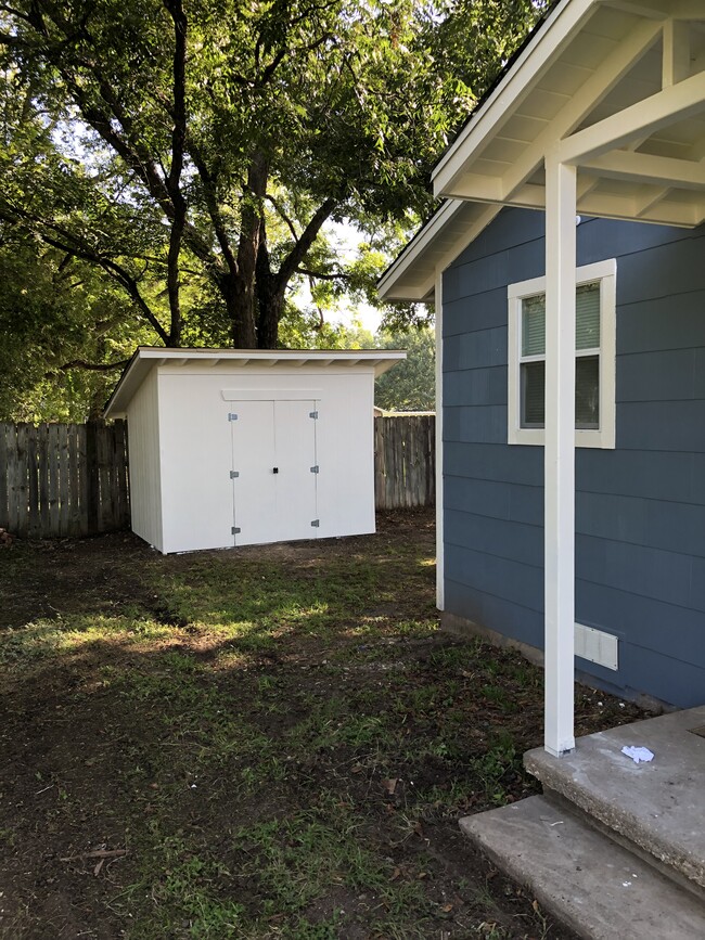 Photo - 603 Avenue B