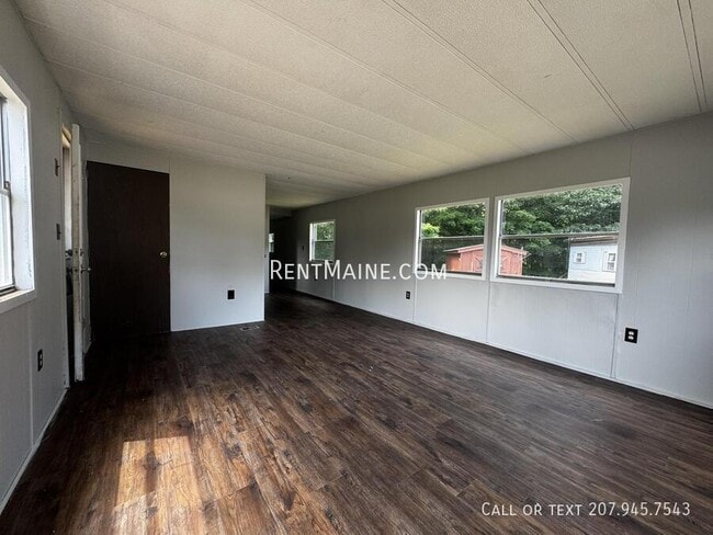 Photo - 670 Benton Ave