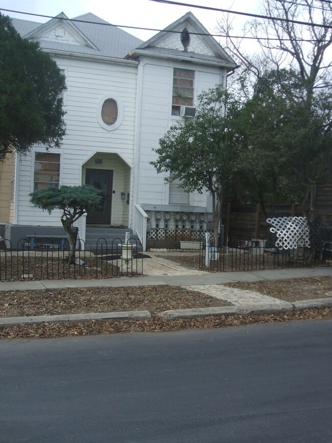 Photo - 303 Howard St. Unidad Apt 201