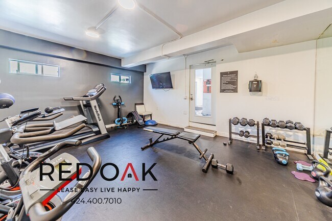 Photo - 1757 N Orange Dr Unit 101