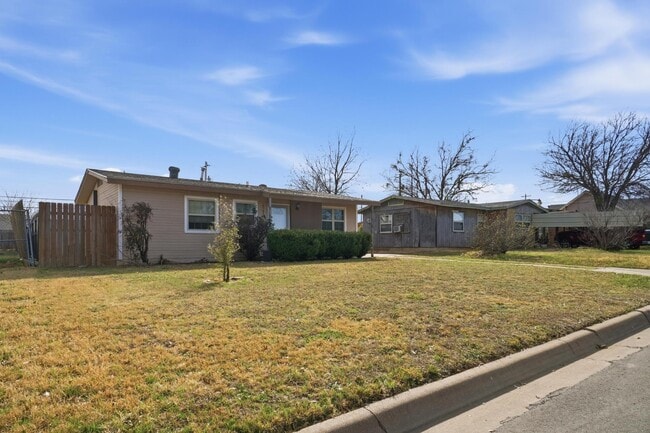 Photo - 1741 Pasadena Dr