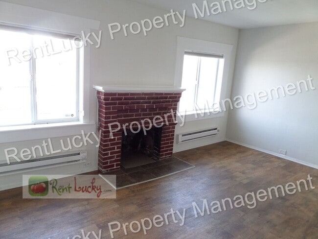 Building Photo - 6523 35th Ave SW Unit #A