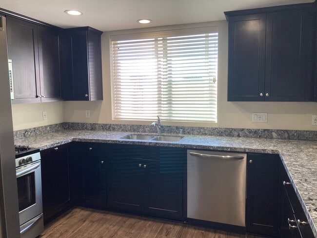 Photo - 10201 Mountair Ave