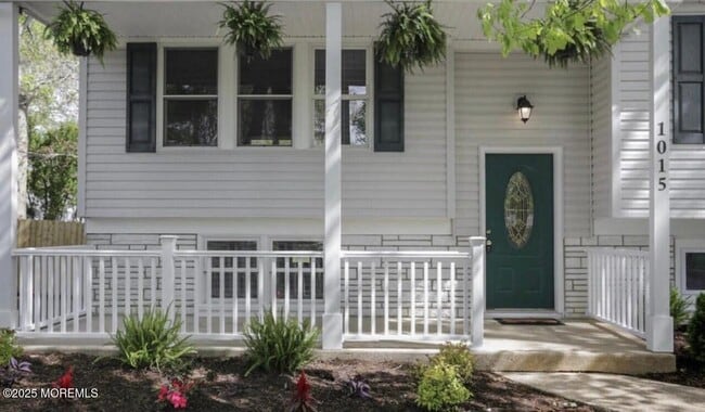 Photo - 1015 Zircon Dr