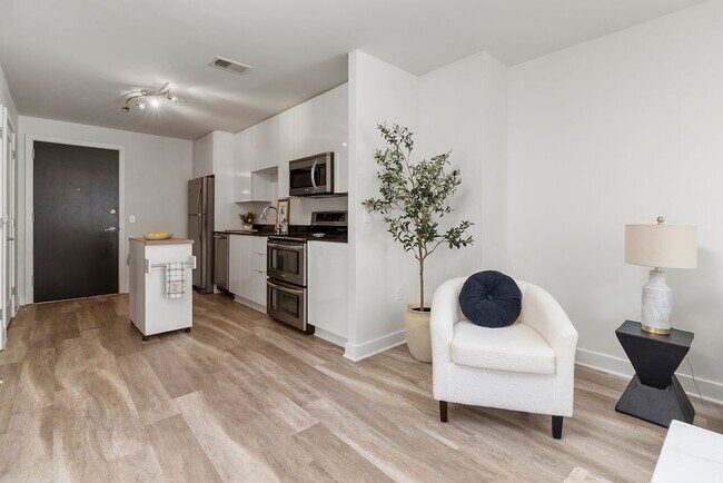 Photo - 460 New York Ave NW Unidad 405