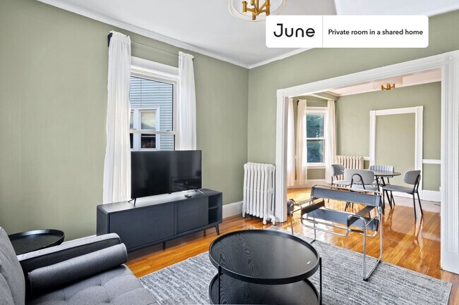 Room in Shared 6 bed/2 bath home in Allston
