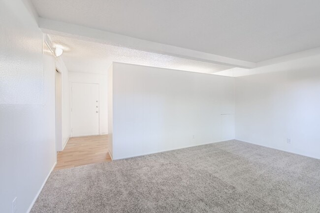 Photo - Garden Club Apartments