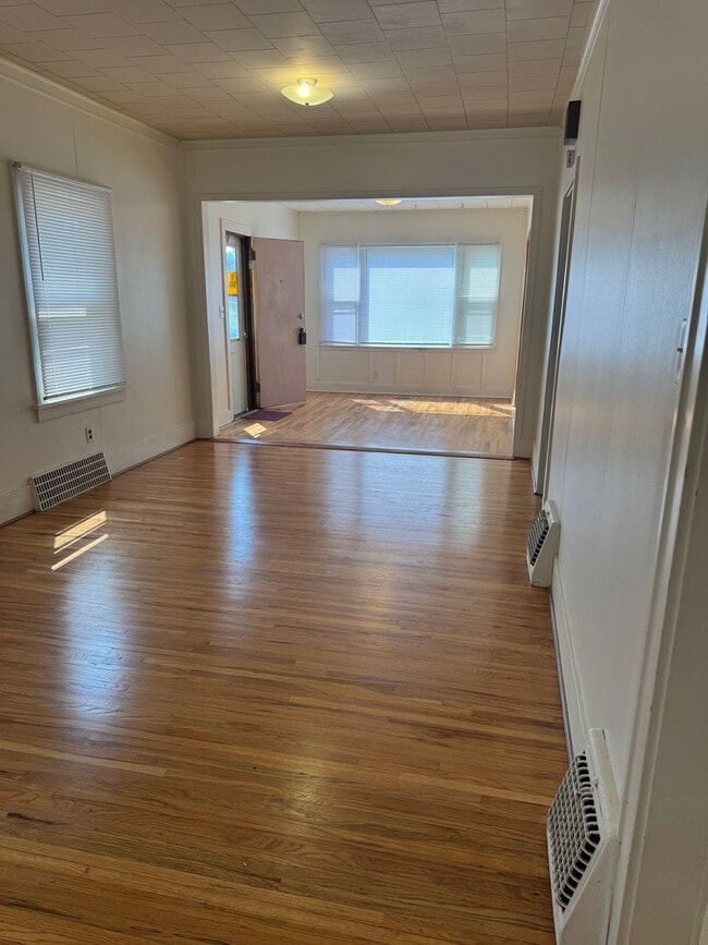 Photo - Cozy 2 Bedroom Home – Lawn Care & Snow Removal Included!