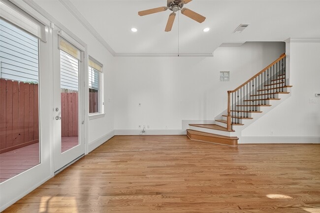 Photo - 931 W 23rd St