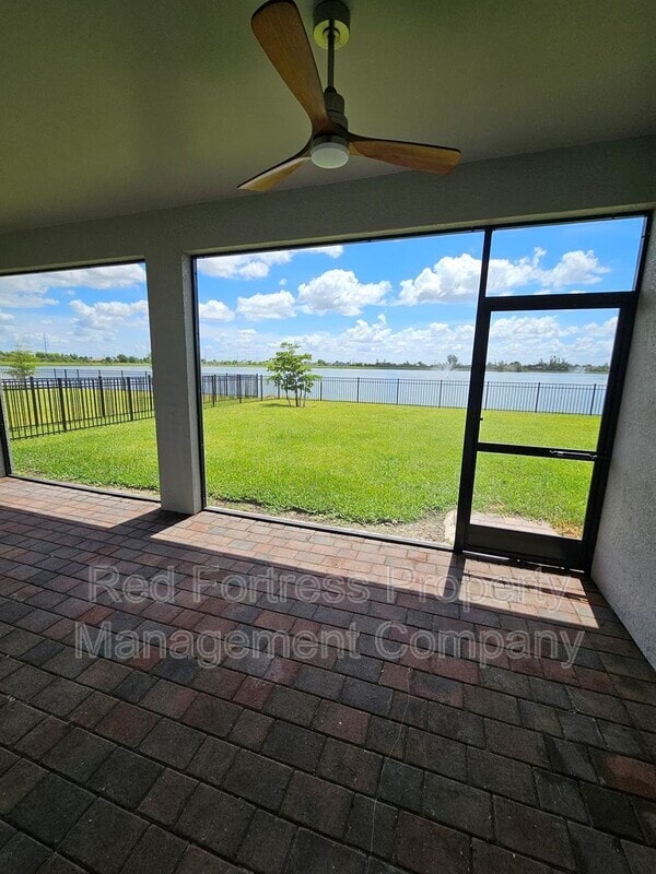 Photo - 623 Parkshore Lk Ave
