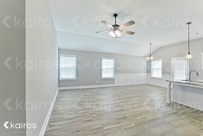 Photo - 105 Allentown Ct