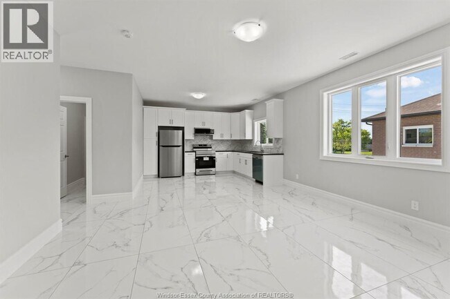 Photo - 2270 Daytona Ave