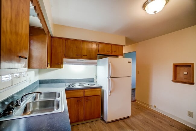 Photo - 630 - NAPOLEON PLAZA, LLC