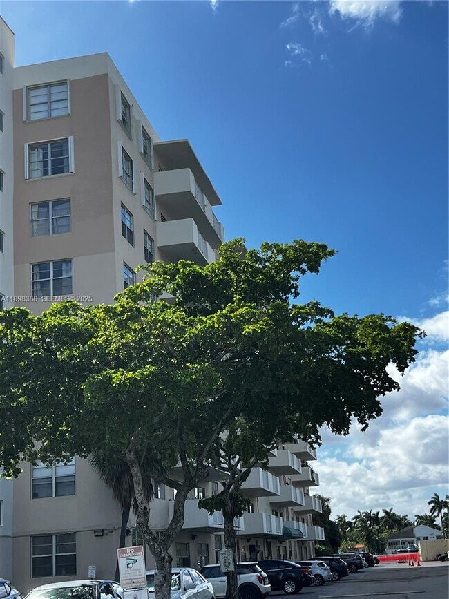 Photo - 1455 N Treasure Dr Unit 1R