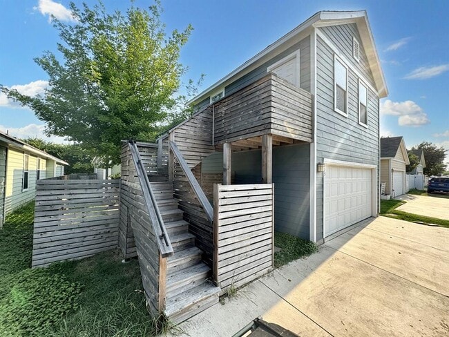 315 Rachel St