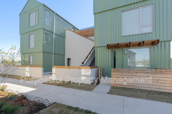 Photo - 934 Hangar Dr