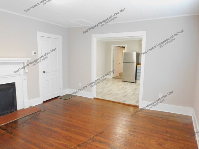 Photo - 936 Albert St SW