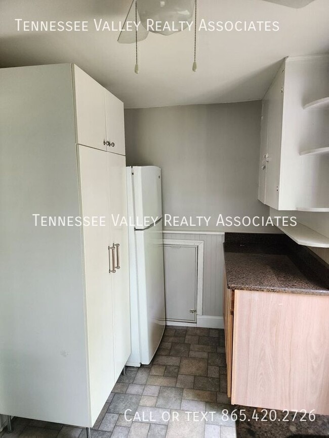 Photo - 419 Noelton Dr SW