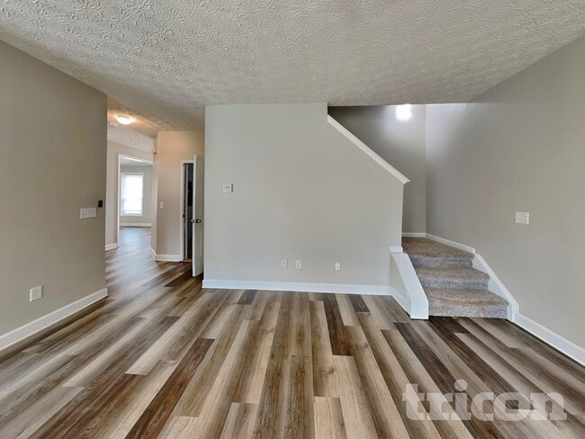 Photo - 415 Park Creek Trce