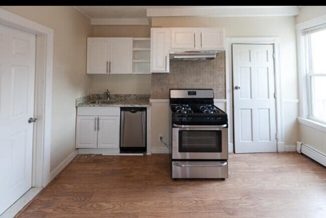 Photo - 195 Maverick St Unidad 1