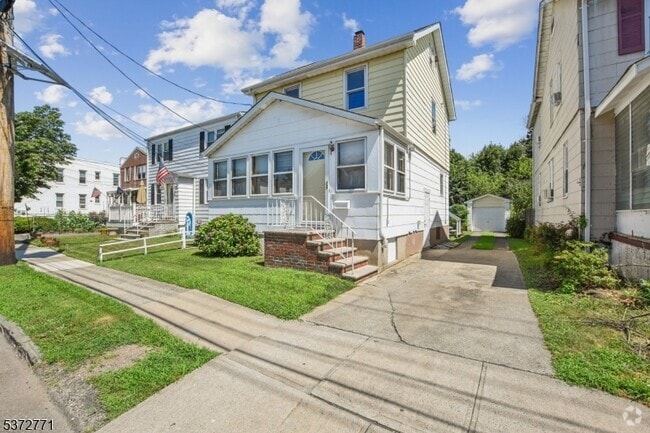 Building Photo - 159 Harrison St Rental